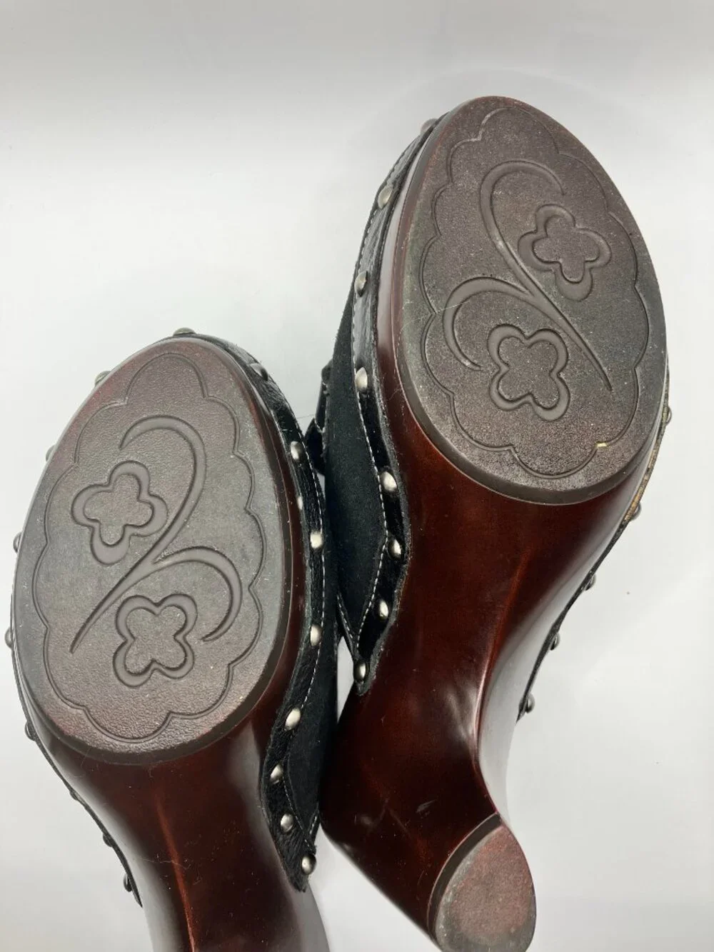 BareTraps Studded Platform Clogs Black Suede Size 8.5 heel 3.5-in Like New